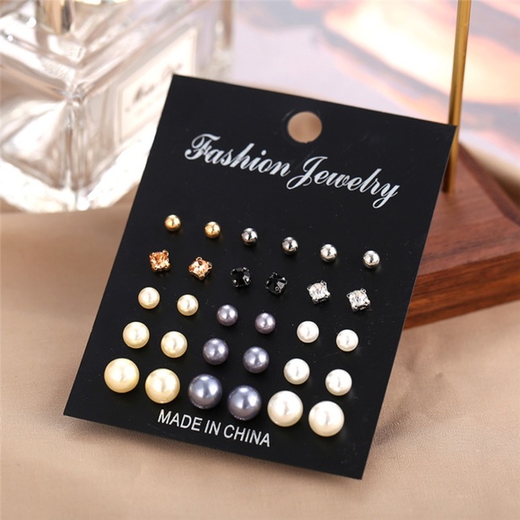 **DAVIDA* 30-Pc Assorted Fashion Stud Earring Set - Picture 1 of 8